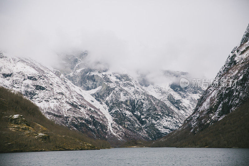 挪威冬季的n øyfjord